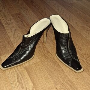 Chic Black Leather Mules